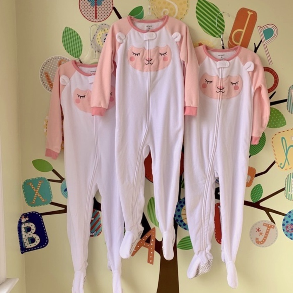 Carter’s Lamb Footies 3 Pairs Sz 4T VGUC